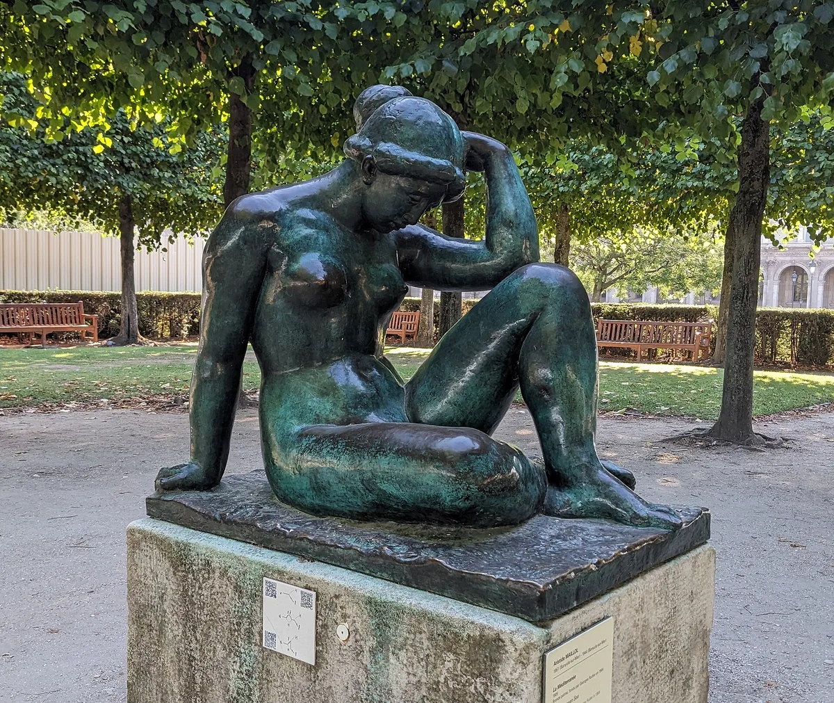 La Méditerranée d'Aristide Maillol, sculpture figurative en bronze dans les jardins du Louvre